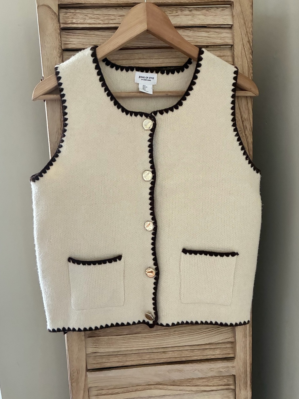 Song of Style Cream Knit Vest Scallop Trim Gold Buttons L Minimalist Fall